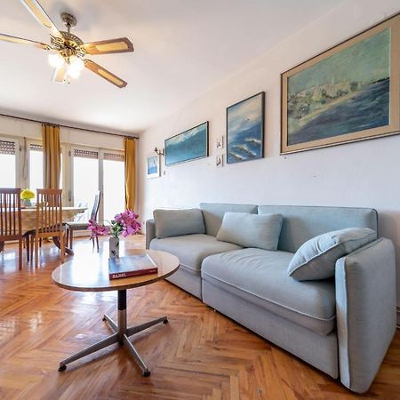 Fia 70S Beach Apartment Раб Экстерьер фото